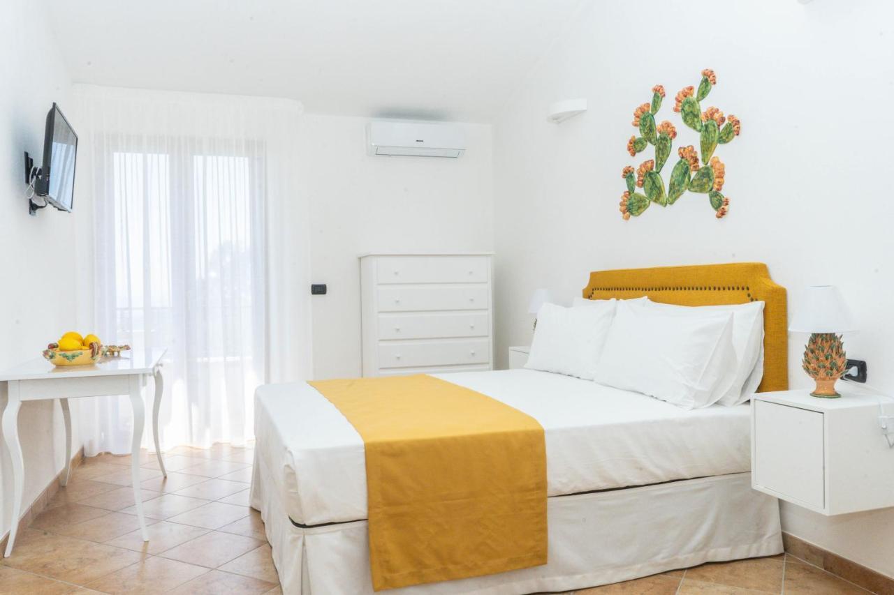 Bed and Breakfast Relais Ruggiero Le Castella  Zewnętrze zdjęcie